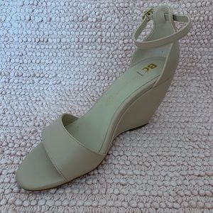 BC born in California wedges/sandals